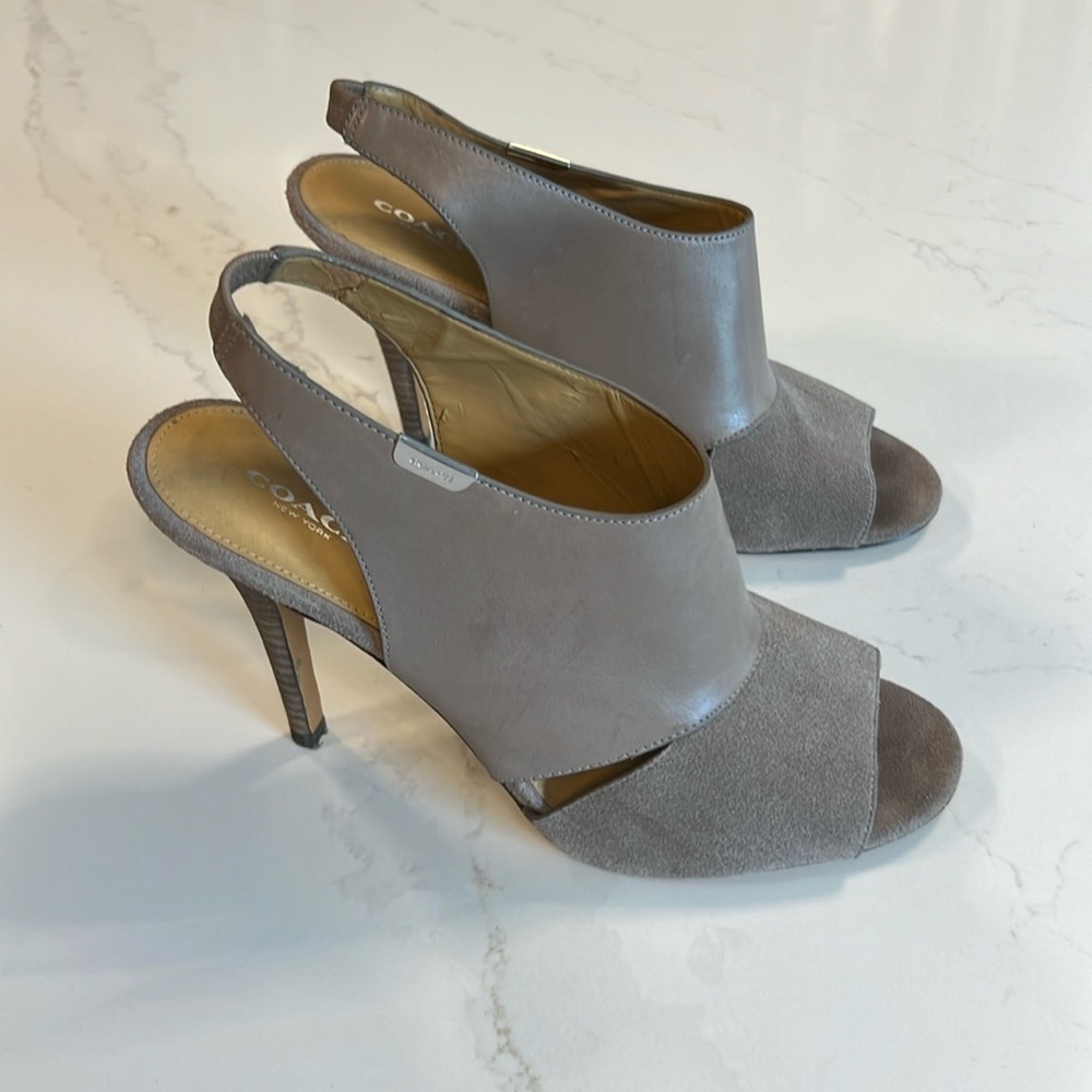 ✨ Beautiful Coach peep-toe pumps! ✨